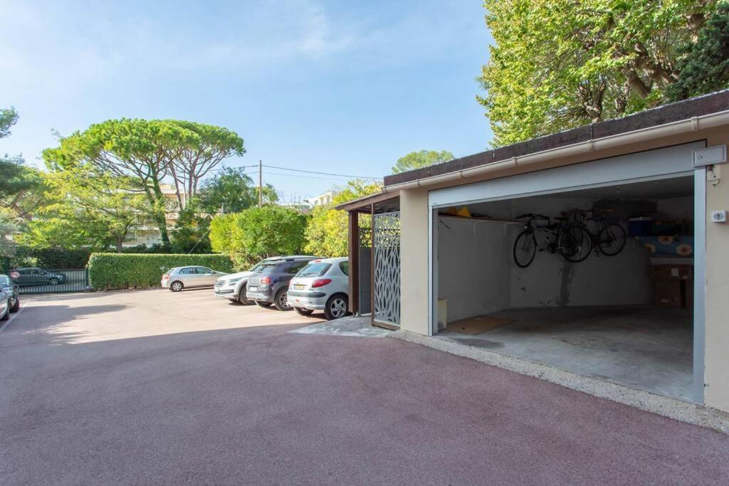 アンティーブA6- 2 Bdr Incredible Sea View - Ac, Garage & Terraceアパートメント エクステリア 写真